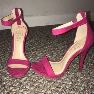 Magenta/fuchsia hot pink heels size 6